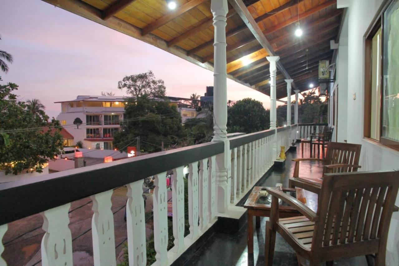 Sunny Mood Guest House Unawatuna Eksteriør billede