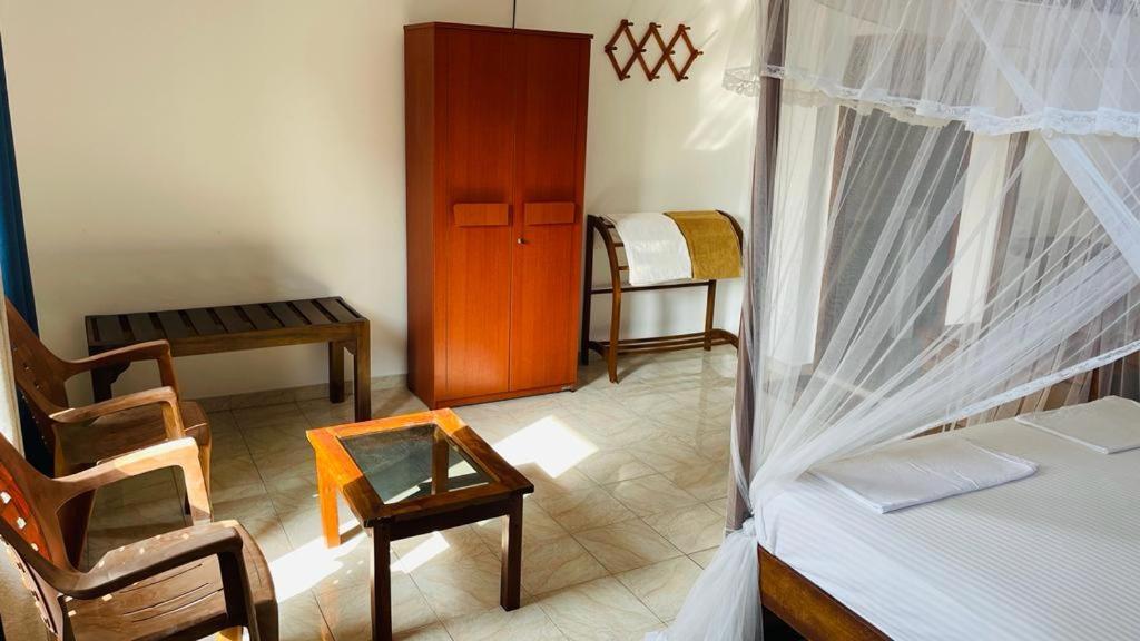 Sunny Mood Guest House Unawatuna Eksteriør billede
