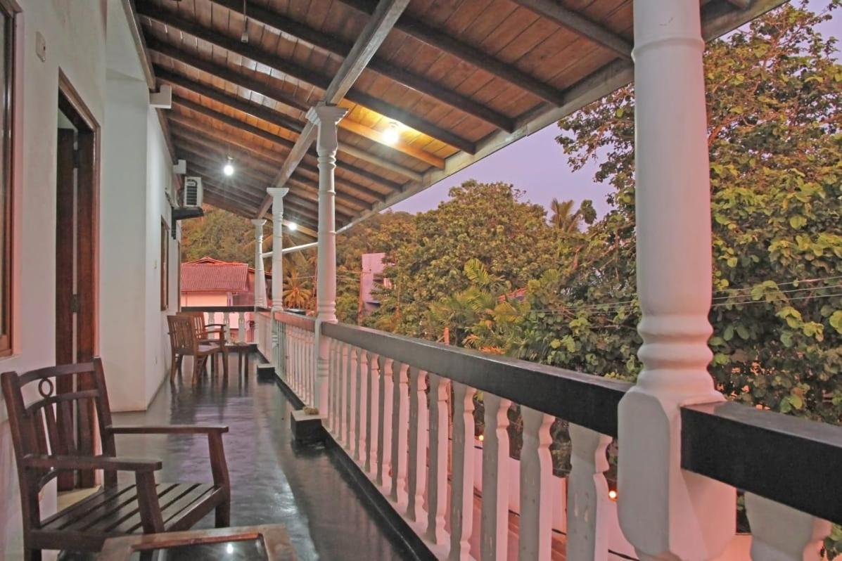 Sunny Mood Guest House Unawatuna Eksteriør billede