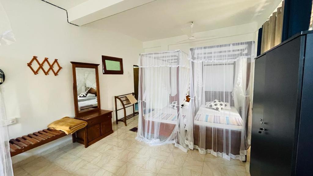 Sunny Mood Guest House Unawatuna Eksteriør billede