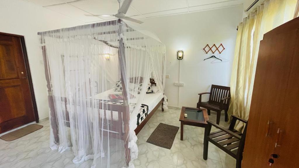 Sunny Mood Guest House Unawatuna Eksteriør billede