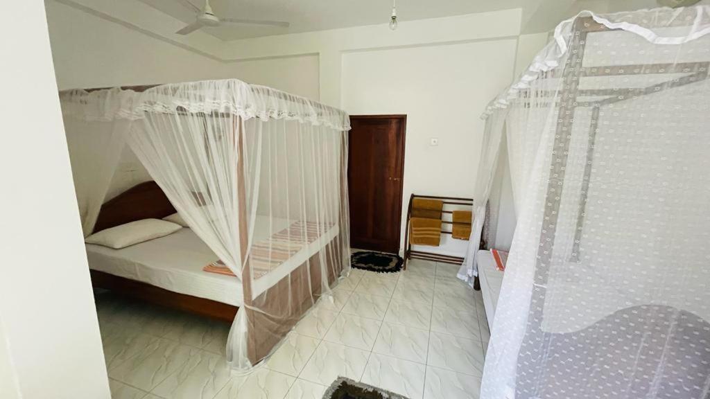 Sunny Mood Guest House Unawatuna Eksteriør billede