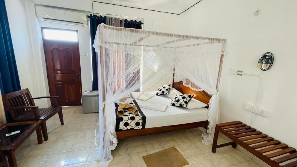 Sunny Mood Guest House Unawatuna Eksteriør billede